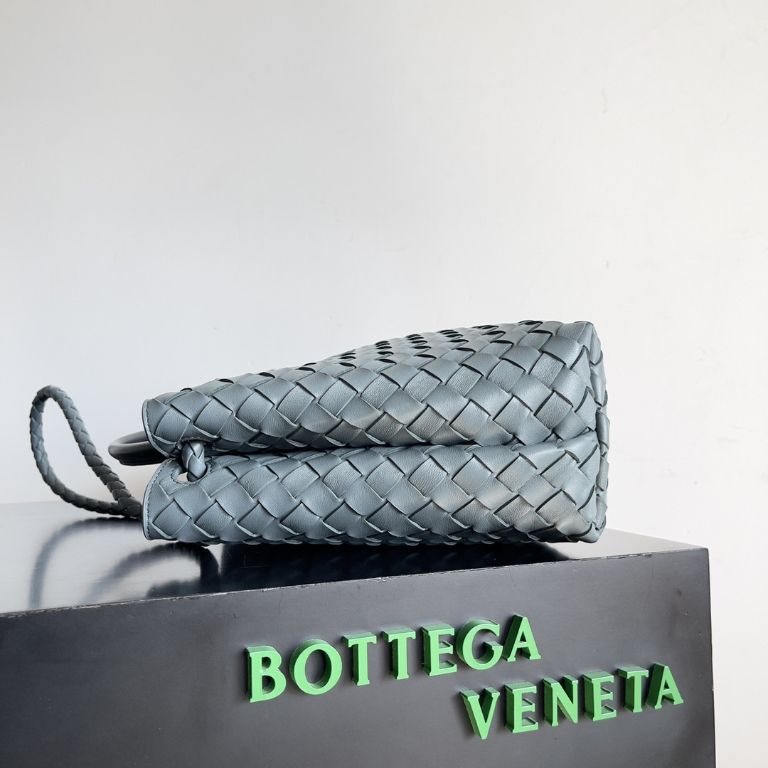 Bottega Veneta Medium Andiamo 32x25x11CM