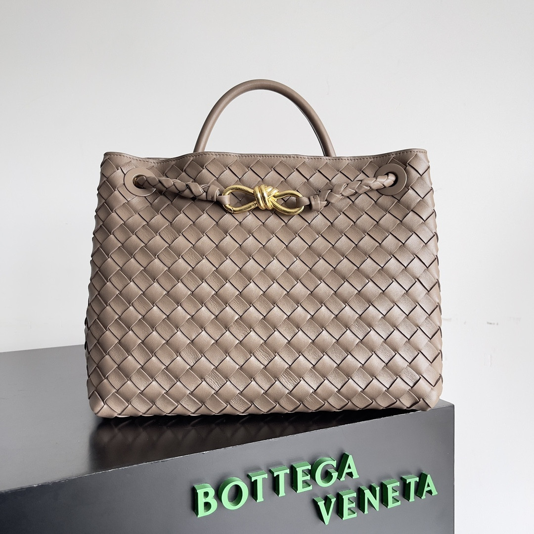 Bottega Veneta Medium Andiamo 32x25x11CM