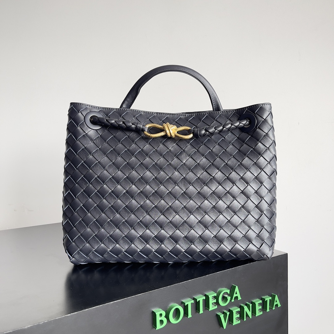 Bottega Veneta Medium Andiamo 32x25x11CM