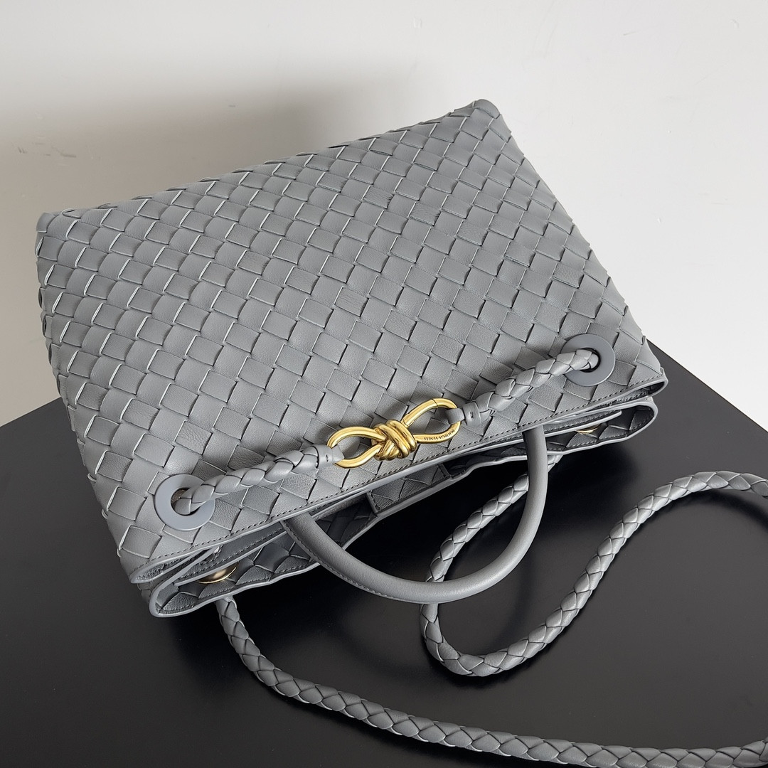 Bottega Veneta Medium Andiamo 32x25x11CM