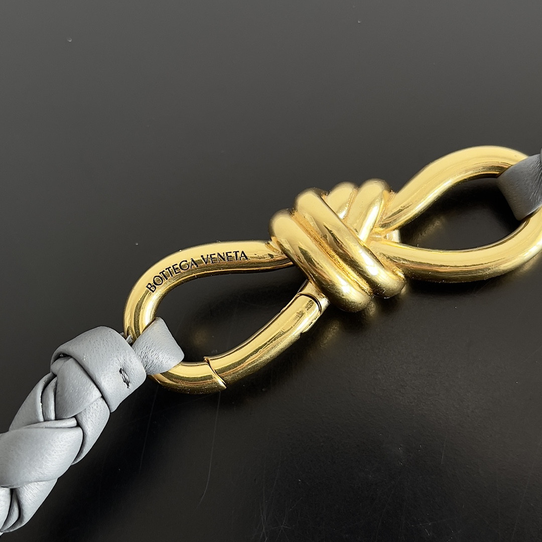 Bottega Veneta Medium Andiamo 32x25x11CM