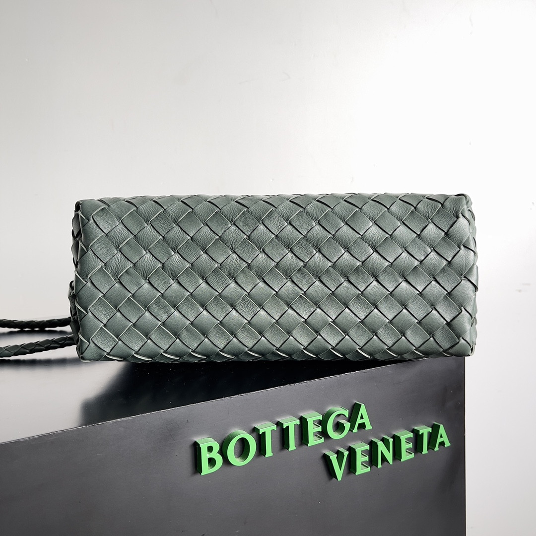 Bottega Veneta Medium Andiamo 32x25x11CM