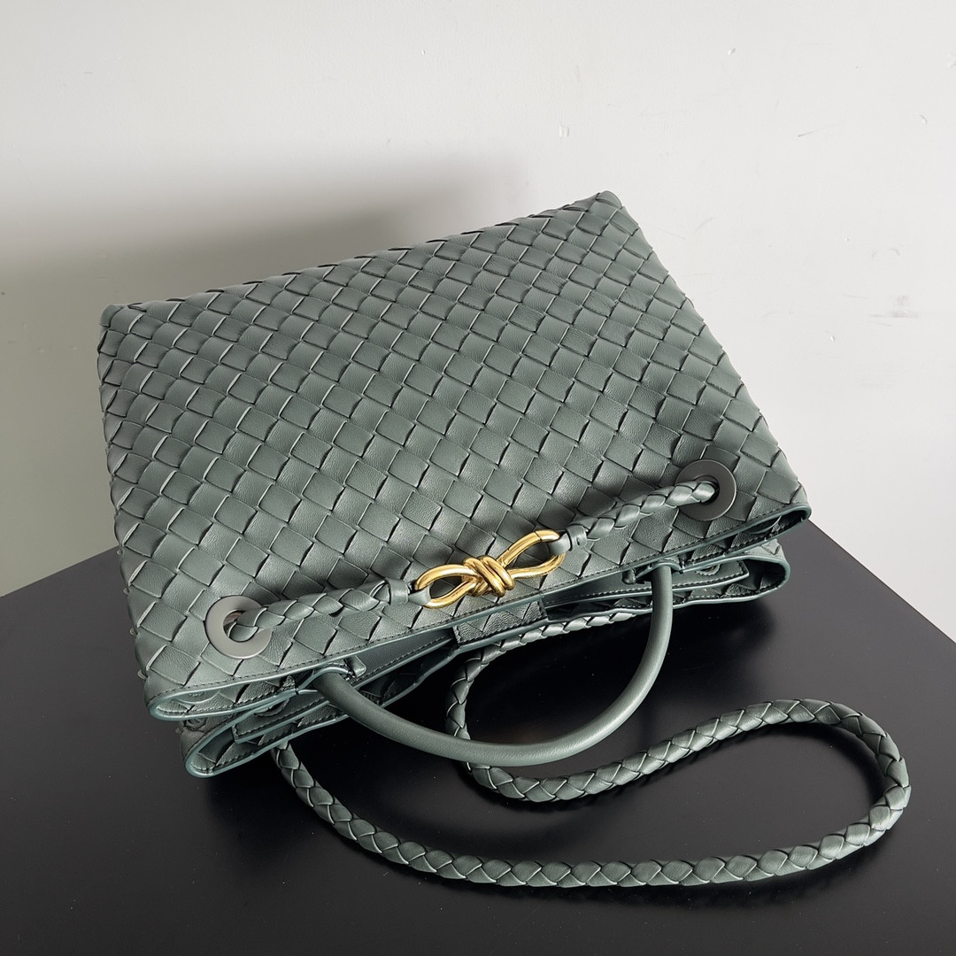 Bottega Veneta Medium Andiamo 32x25x11CM