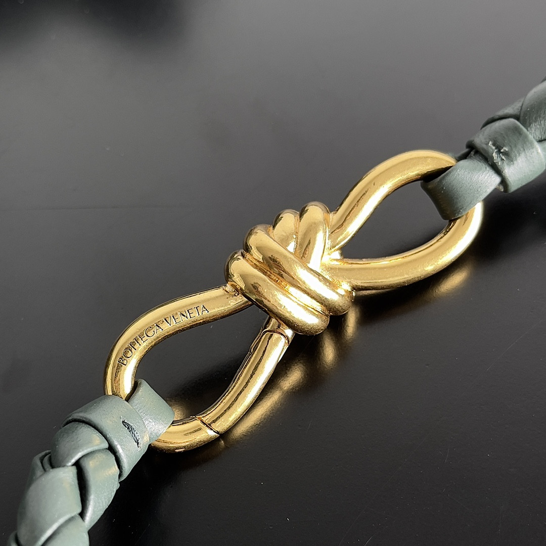 Bottega Veneta Medium Andiamo 32x25x11CM