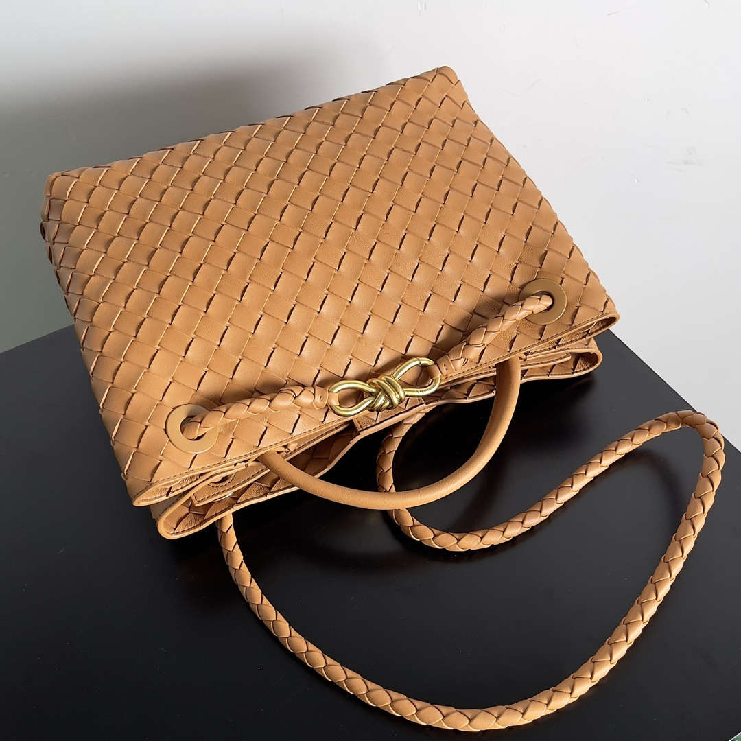 Bottega Veneta Medium Andiamo 32x25x11CM