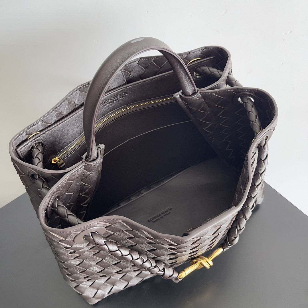 Bottega Veneta Medium Andiamo 32x25x11CM