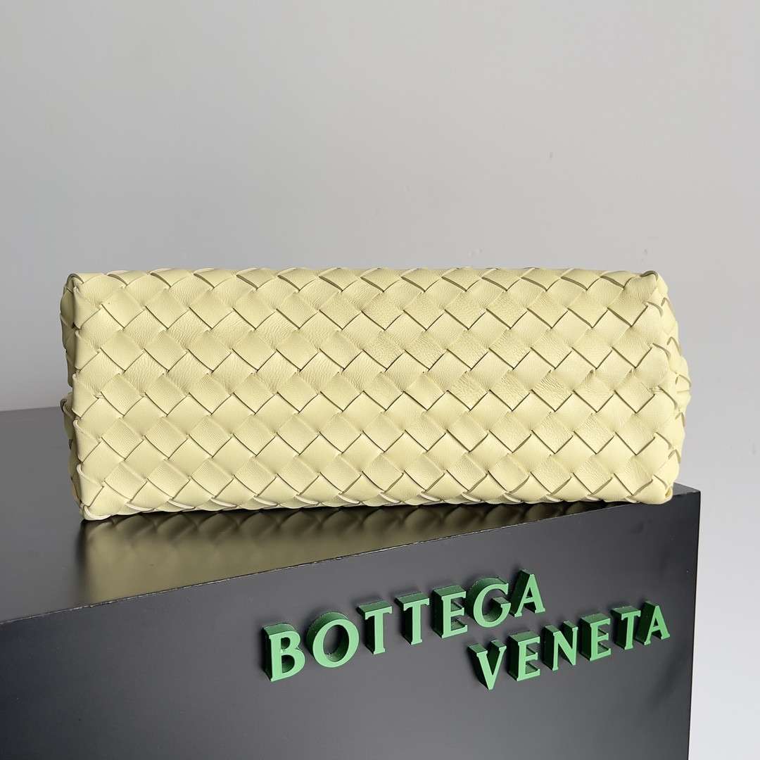 Bottega Veneta Medium Andiamo 32x25x11CM