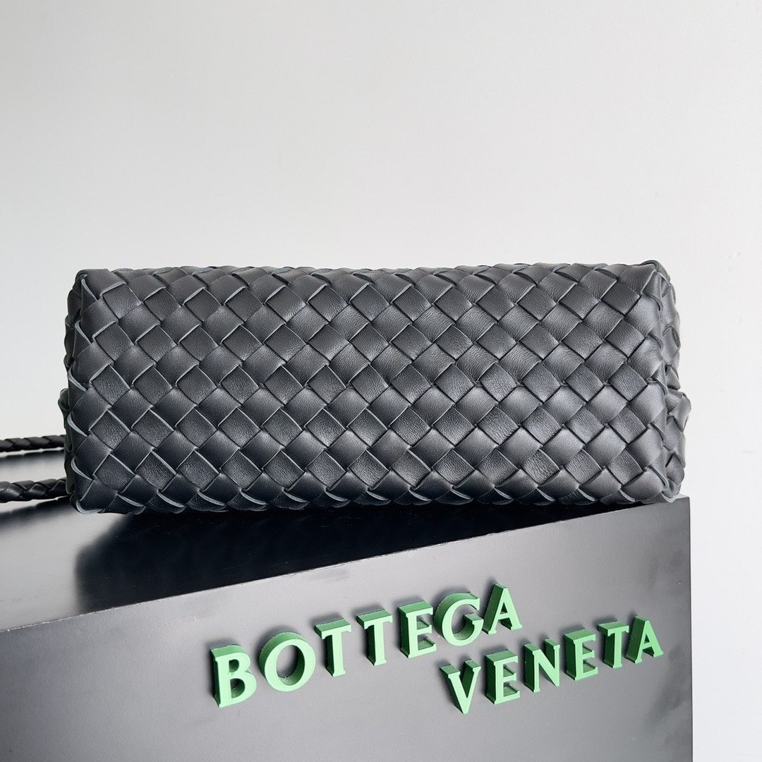 Bottega Veneta Medium Andiamo 32x25x11CM
