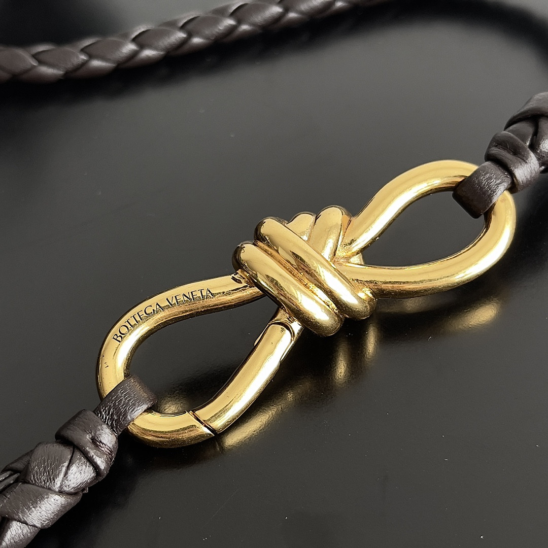 Bottega Veneta Small Andiamo 25x22x10.5cm