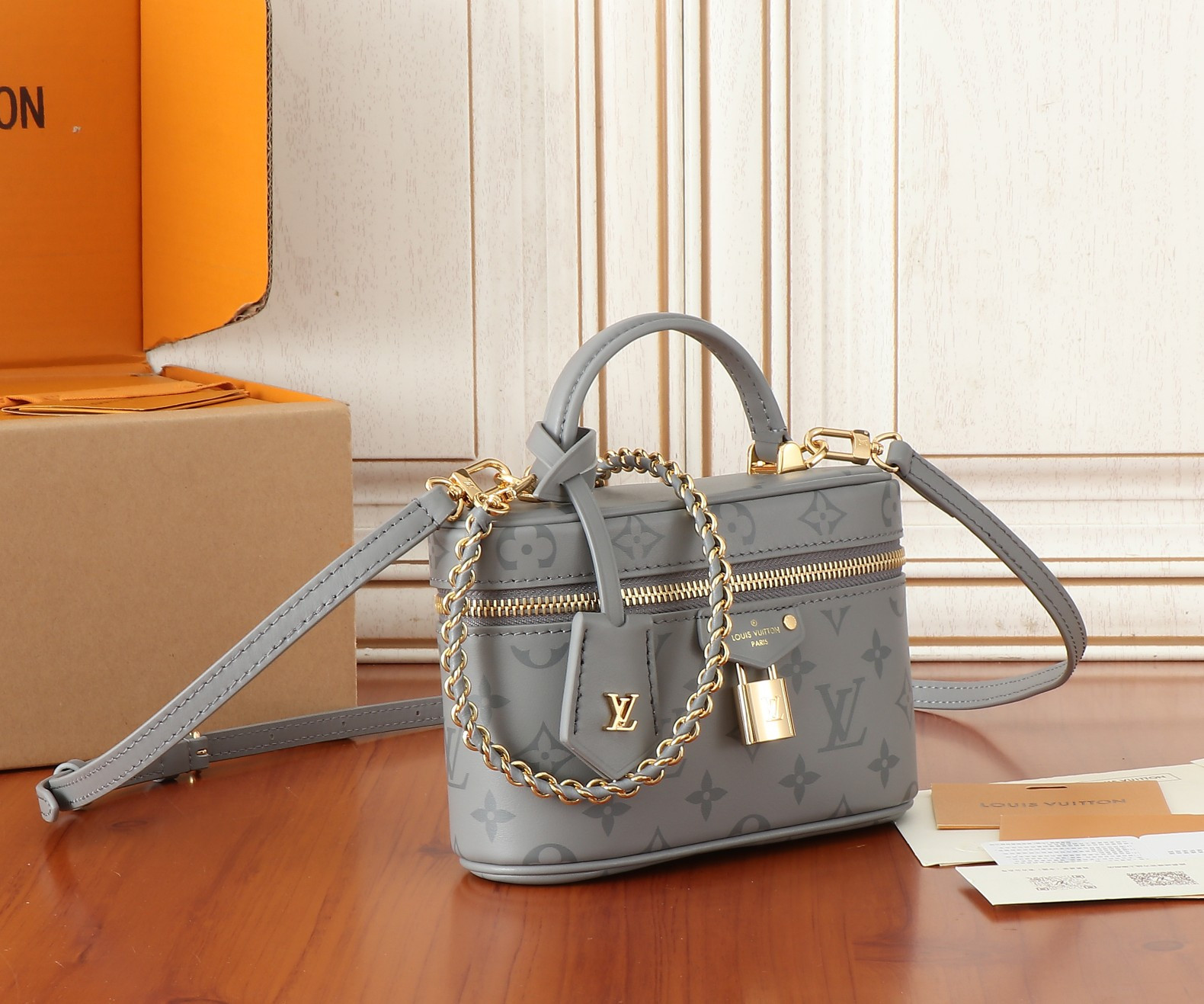 LV Vanity Chain Pouch Nice 24SS M12427 19x11.5x6.5CM