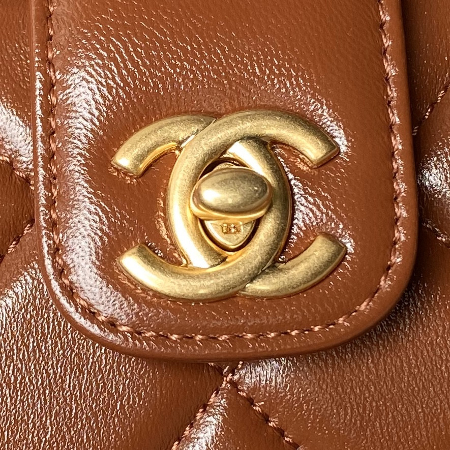 CHANEL MINI BAG WITH TOP HANDLE  Shiny Lambskin & Gold-Tone Metal Brown 12 × 18 × 7 cm