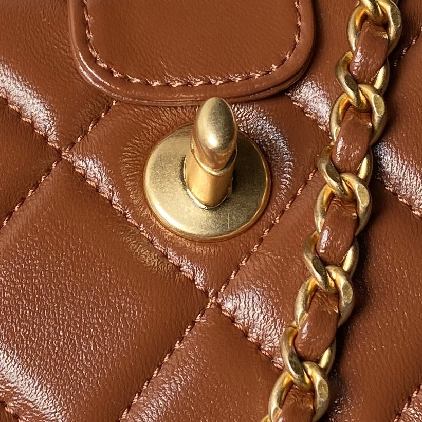 CHANEL MINI BAG WITH TOP HANDLE  Shiny Lambskin & Gold-Tone Metal Brown 12 × 18 × 7 cm