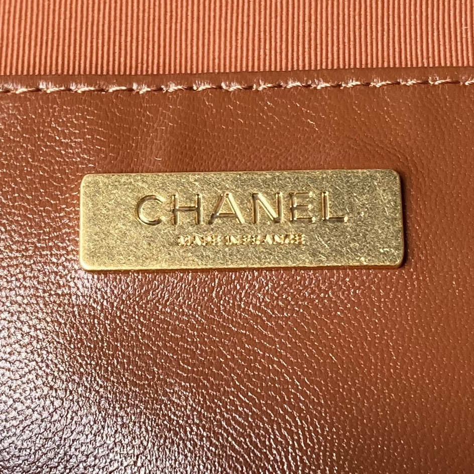 CHANEL MINI BAG WITH TOP HANDLE  Shiny Lambskin & Gold-Tone Metal Brown 12 × 18 × 7 cm