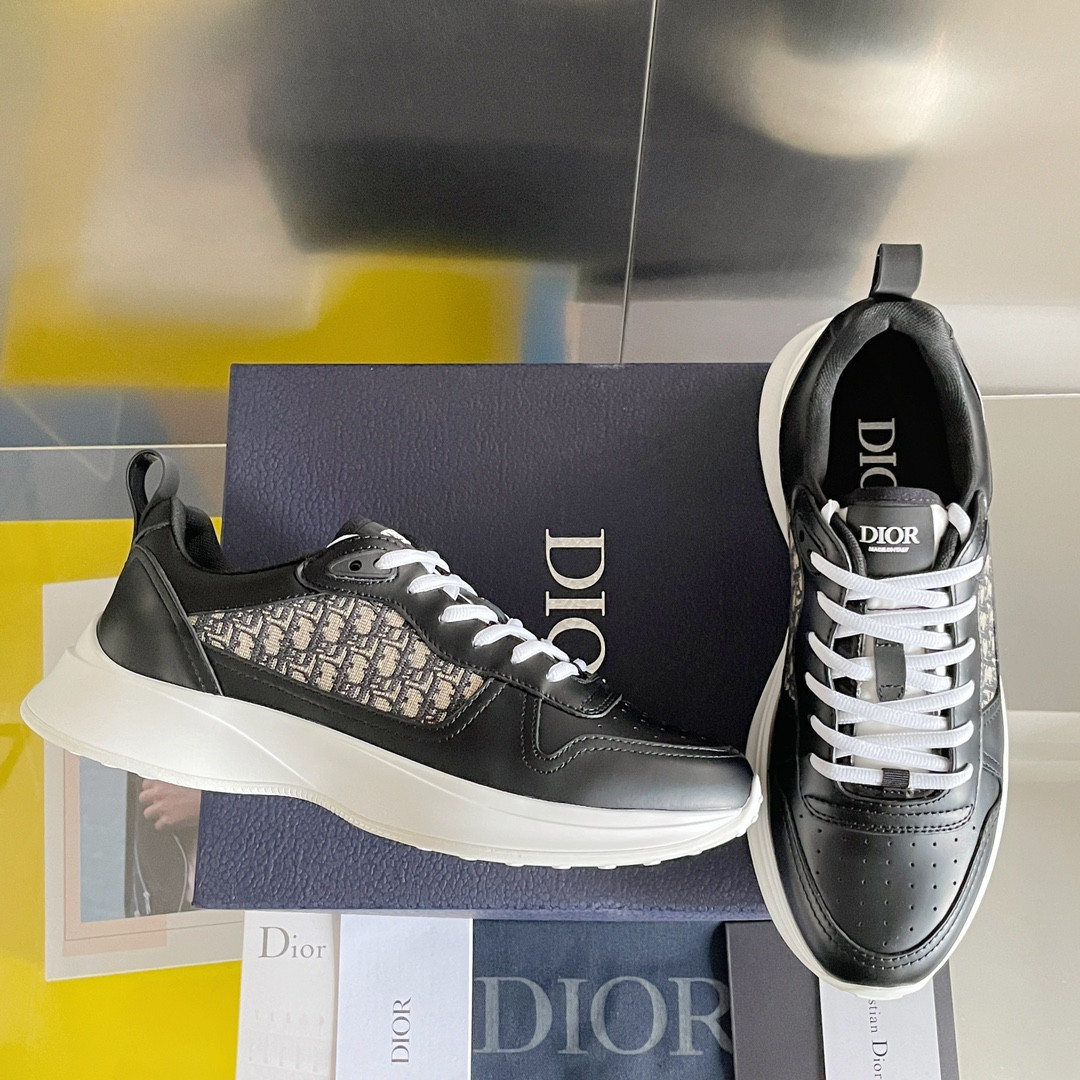 UA Dior B25 Runner Sneaker