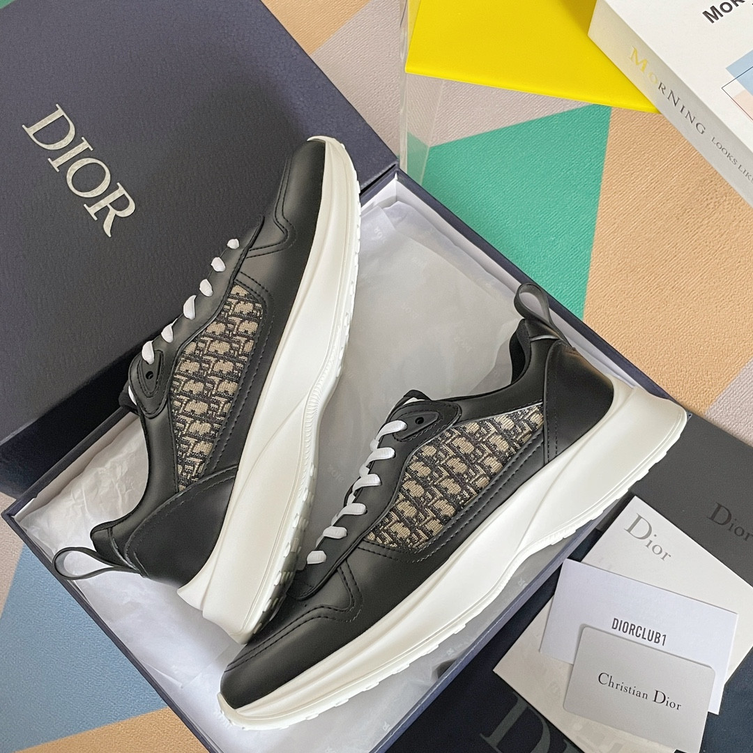 UA Dior B25 Runner Sneaker