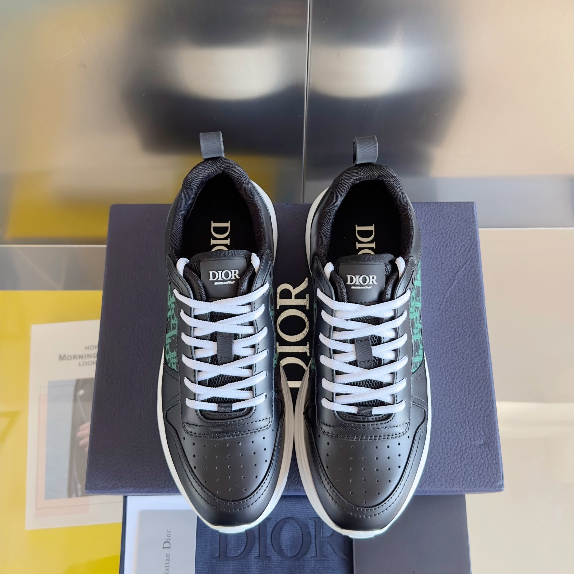 UA Dior B25 Runner Sneaker