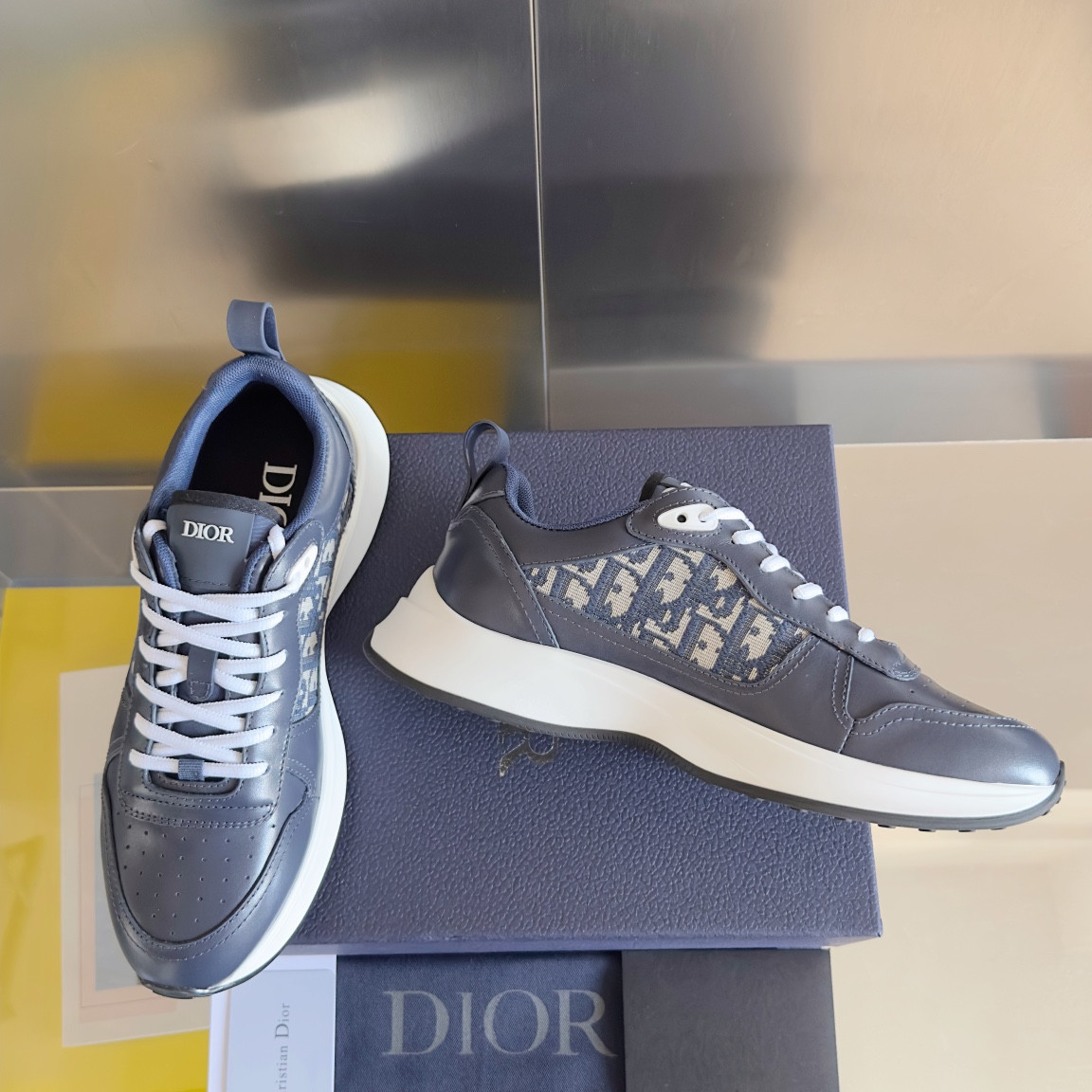 UA Dior B25 Runner Sneaker