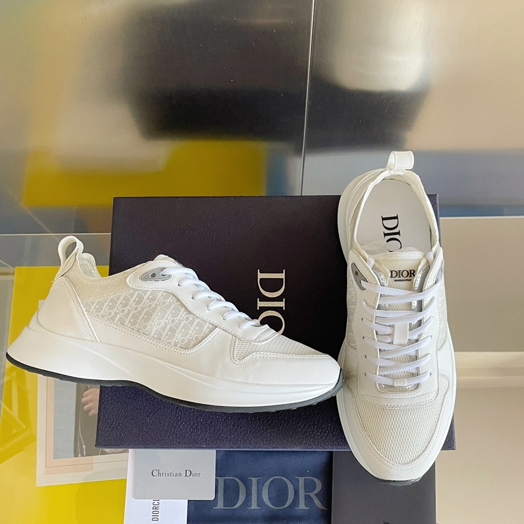 UA Dior B25 Runner Sneaker
