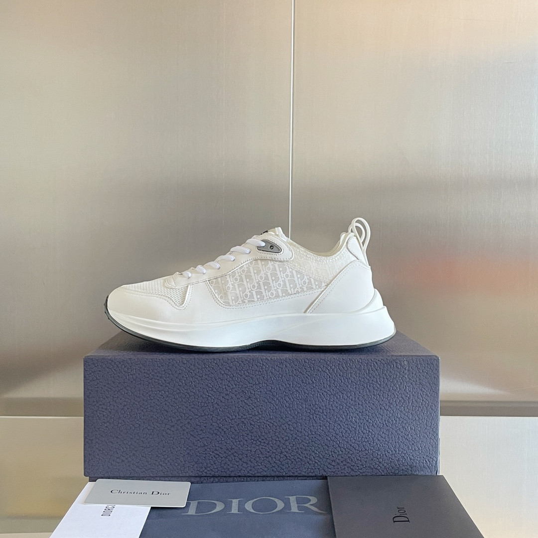 UA Dior B25 Runner Sneaker