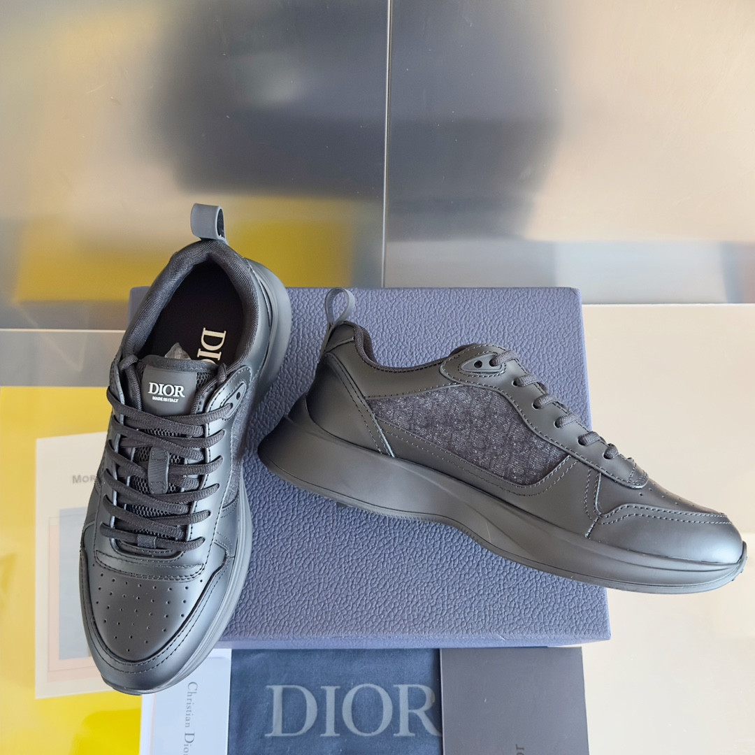 UA Dior B25 Runner Sneaker