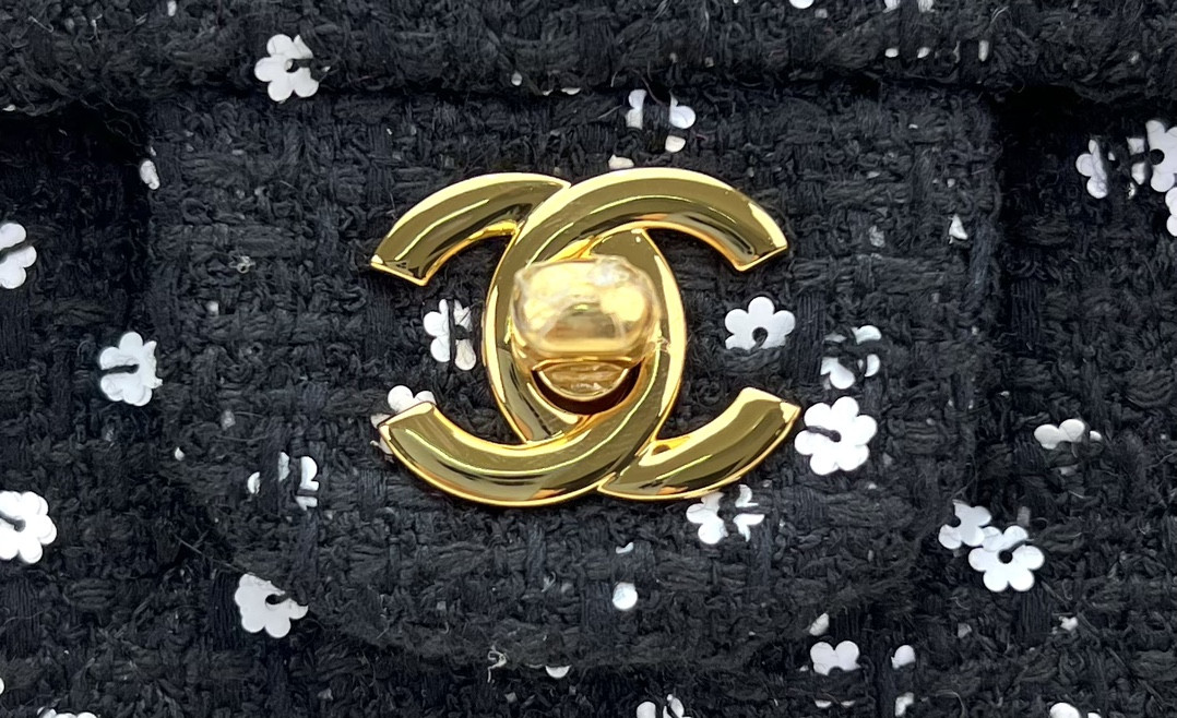 Chanel Classic Flap Bag 20cm