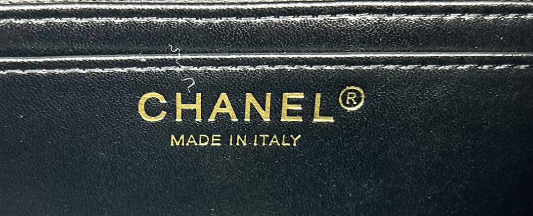 Chanel Classic Flap Bag 20cm