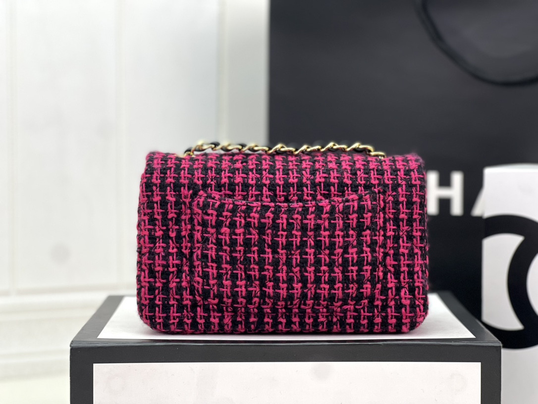 Chanel Classic Flap Bag 20cm