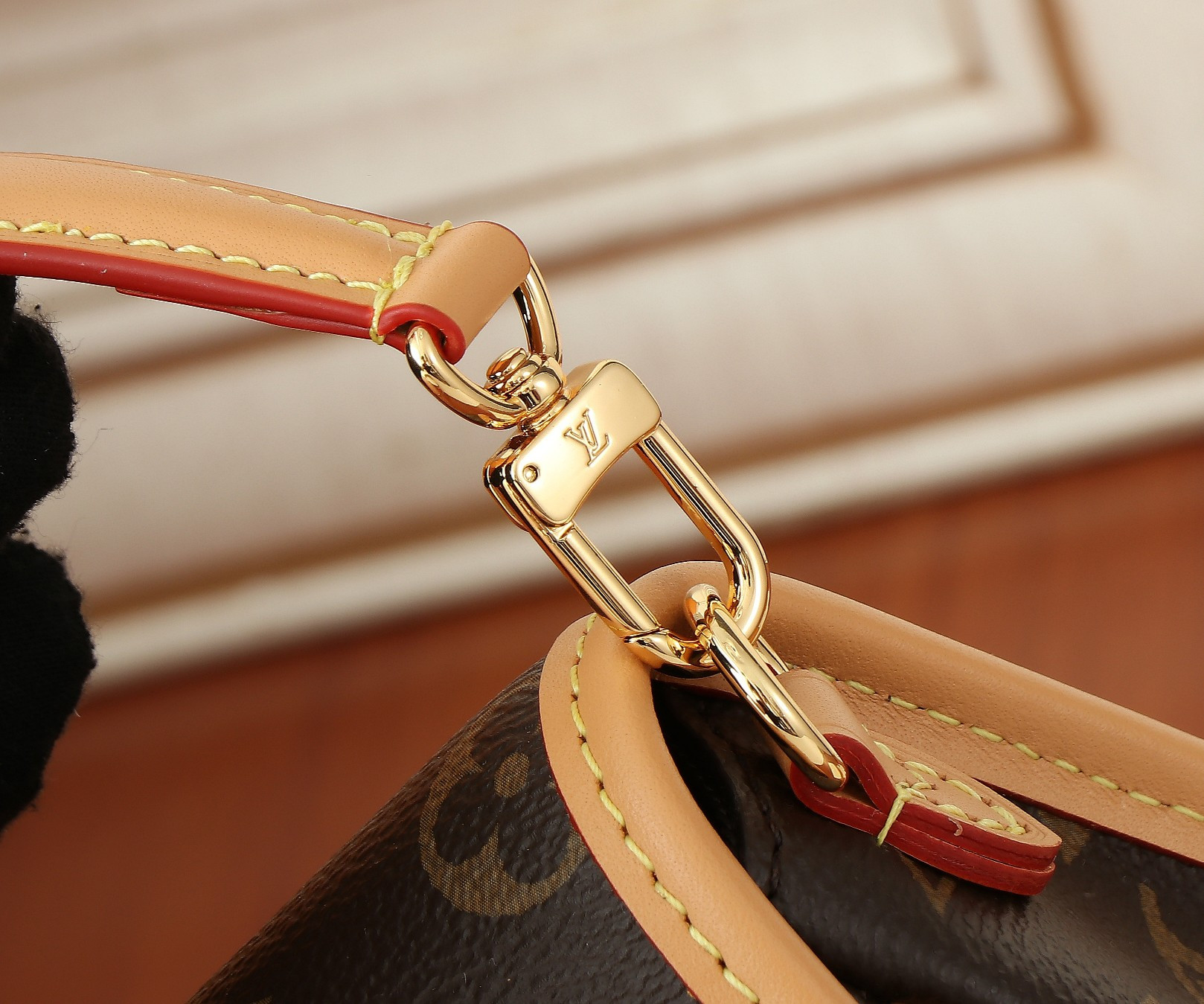 LV Nano Diane M83298 19x10.5x6cm