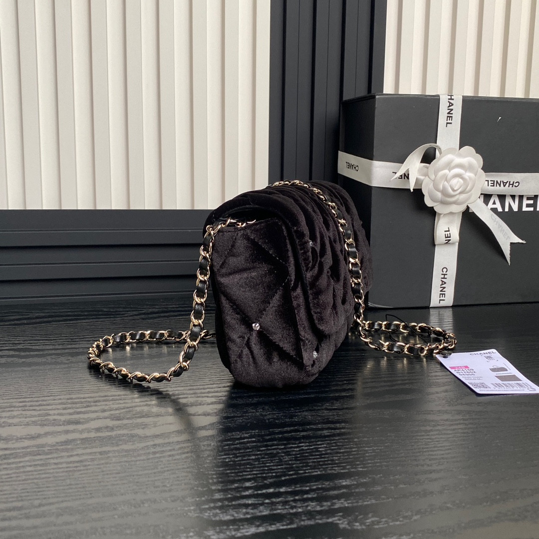 Chanel Clutch with Chain 13×23×5cm
