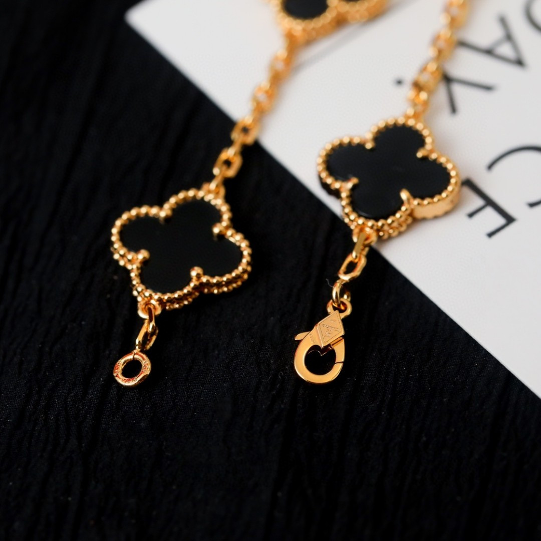 Van Cleef & Arpels Vintage Alhambra bracelet, 5 motifs 19cm