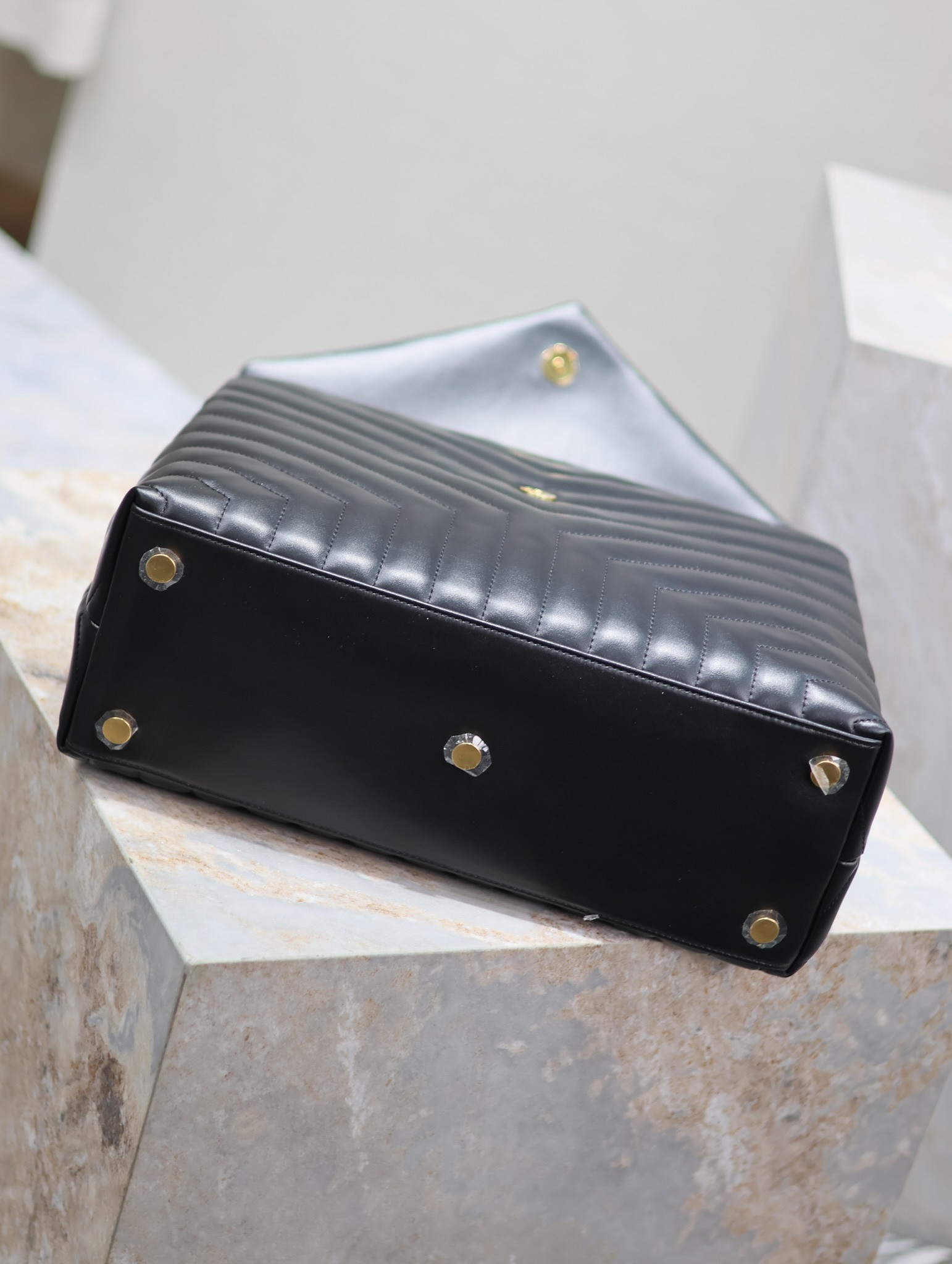 YSL LouLou 36×27×14cm