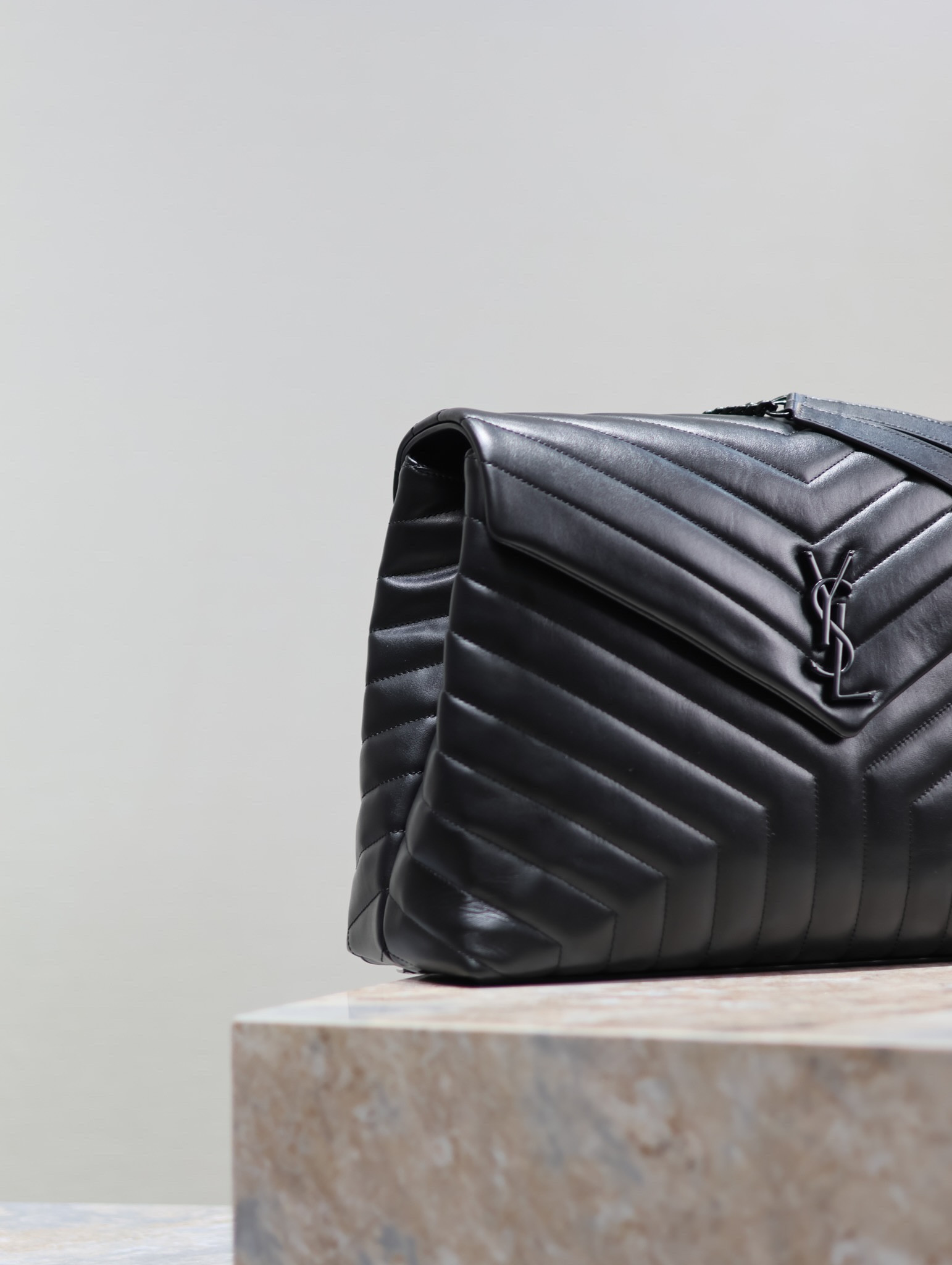 YSL LouLou 36×27×14cm