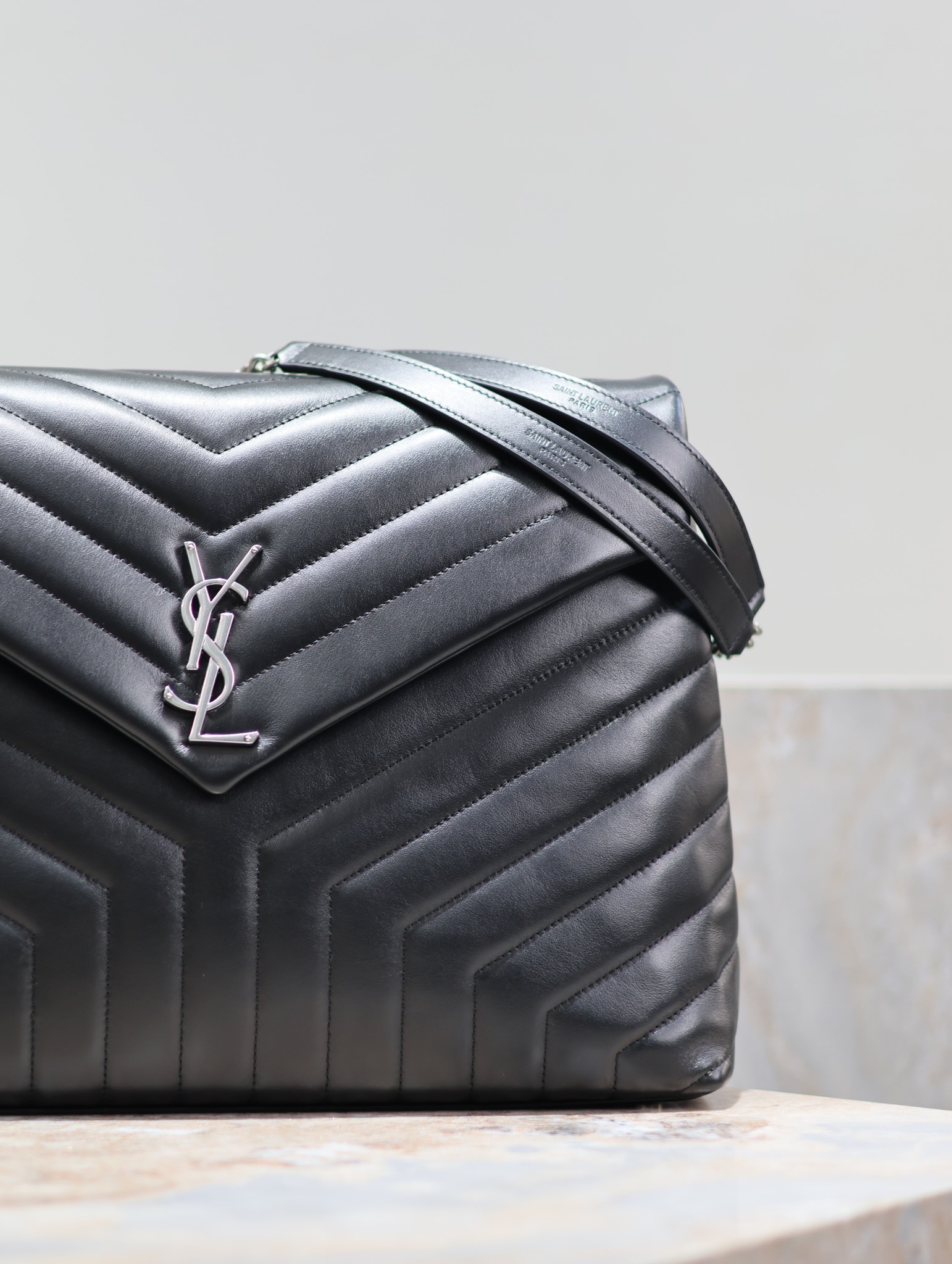 YSL LouLou 36×27×14cm
