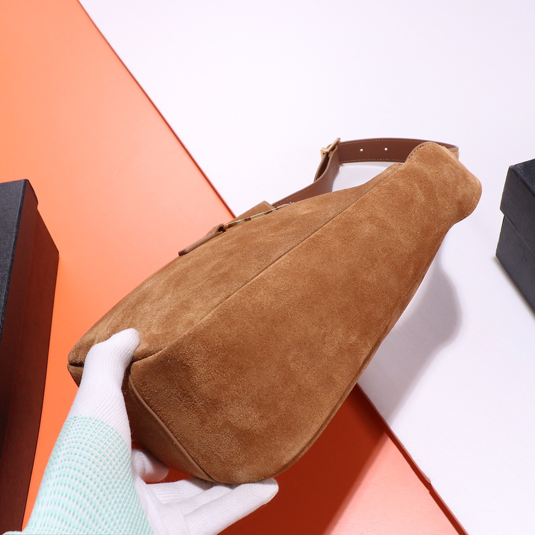 YSL LE 5 À 7 23x22x8cm