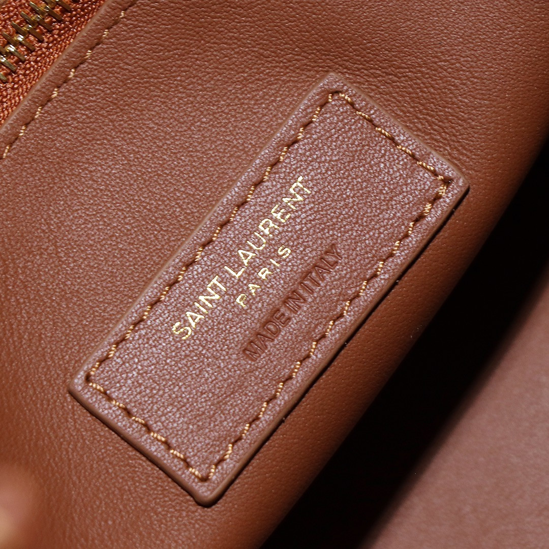 YSL LE 5 À 7 23x22x8cm