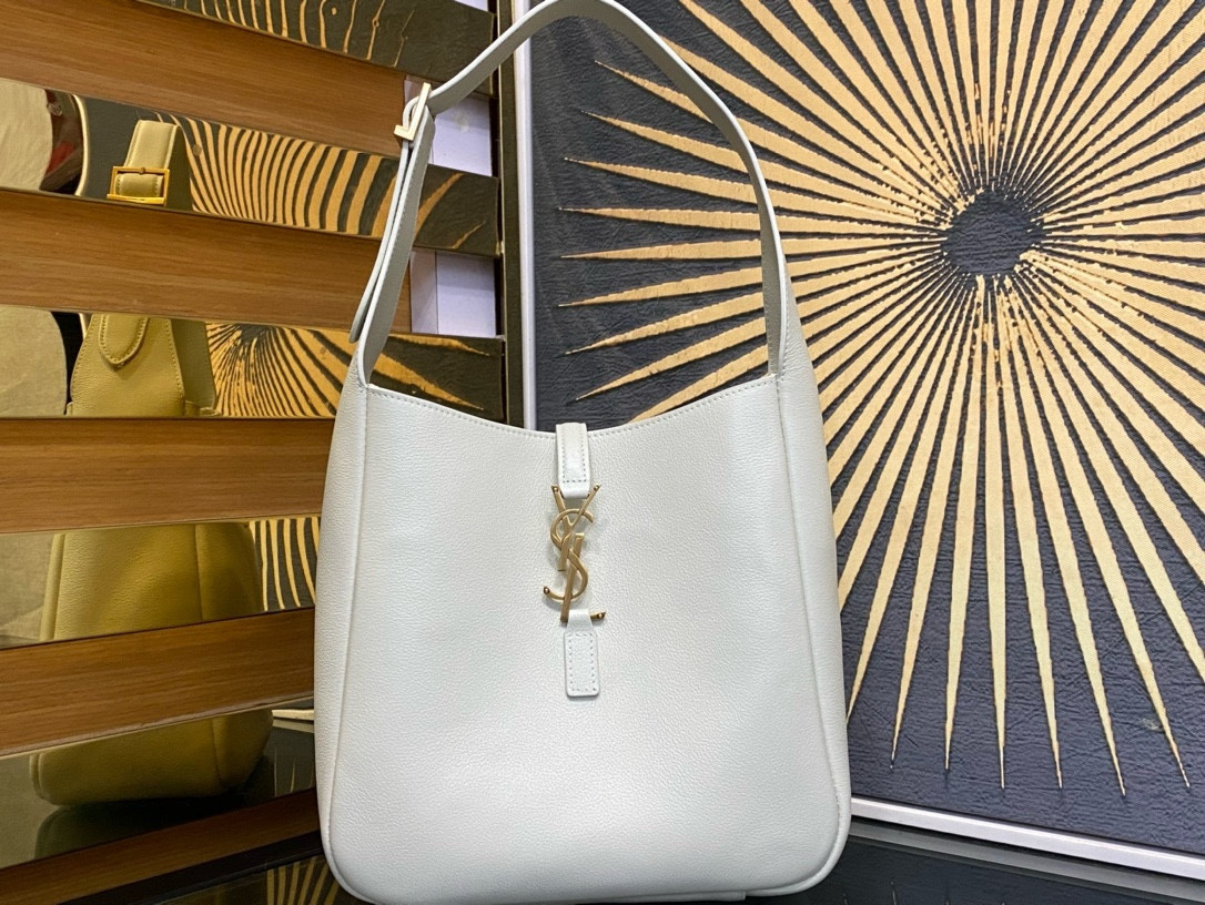 YSL LE 5 À 7 23x22x8cm