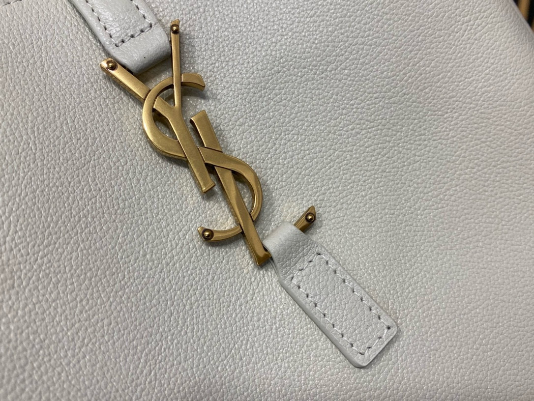 YSL LE 5 À 7 23x22x8cm