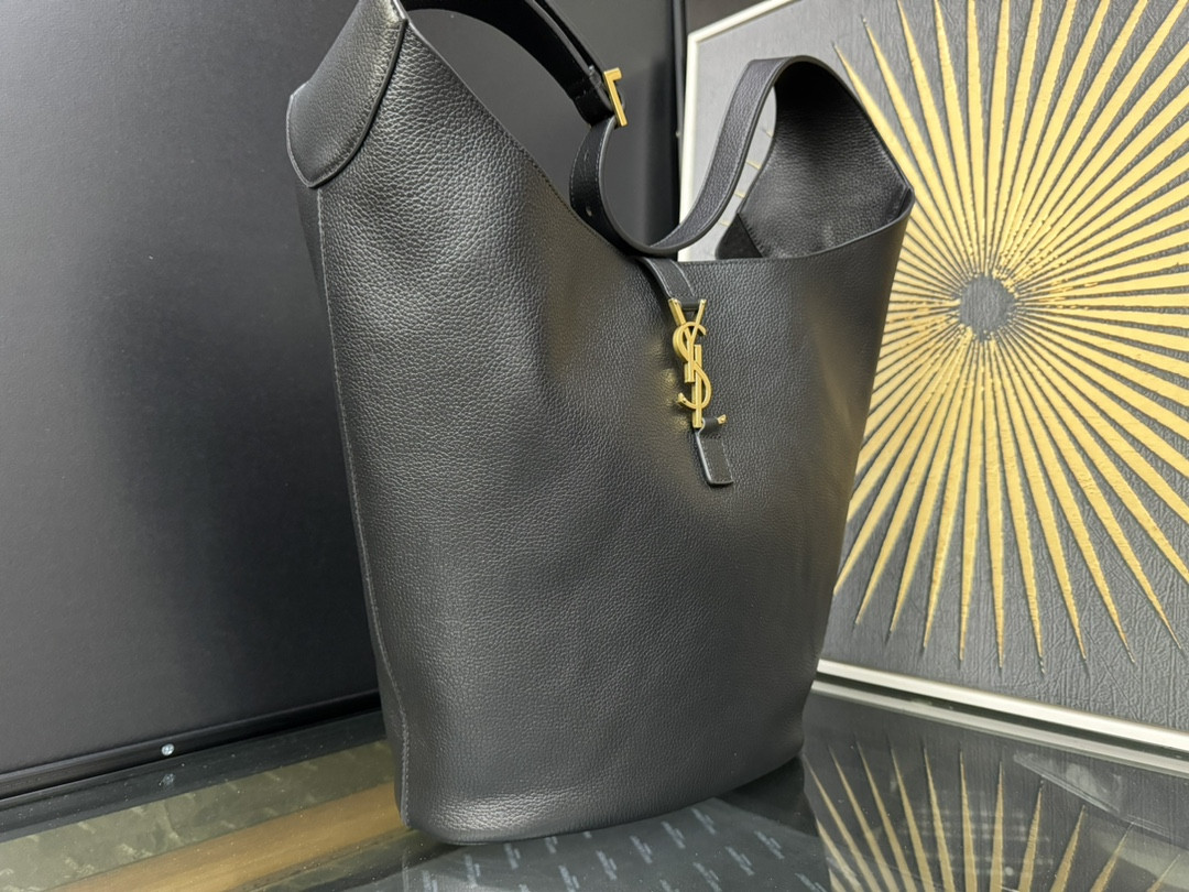 YSL LE 5 À 7 hobo in grained leather 26x31.5x13.5cm