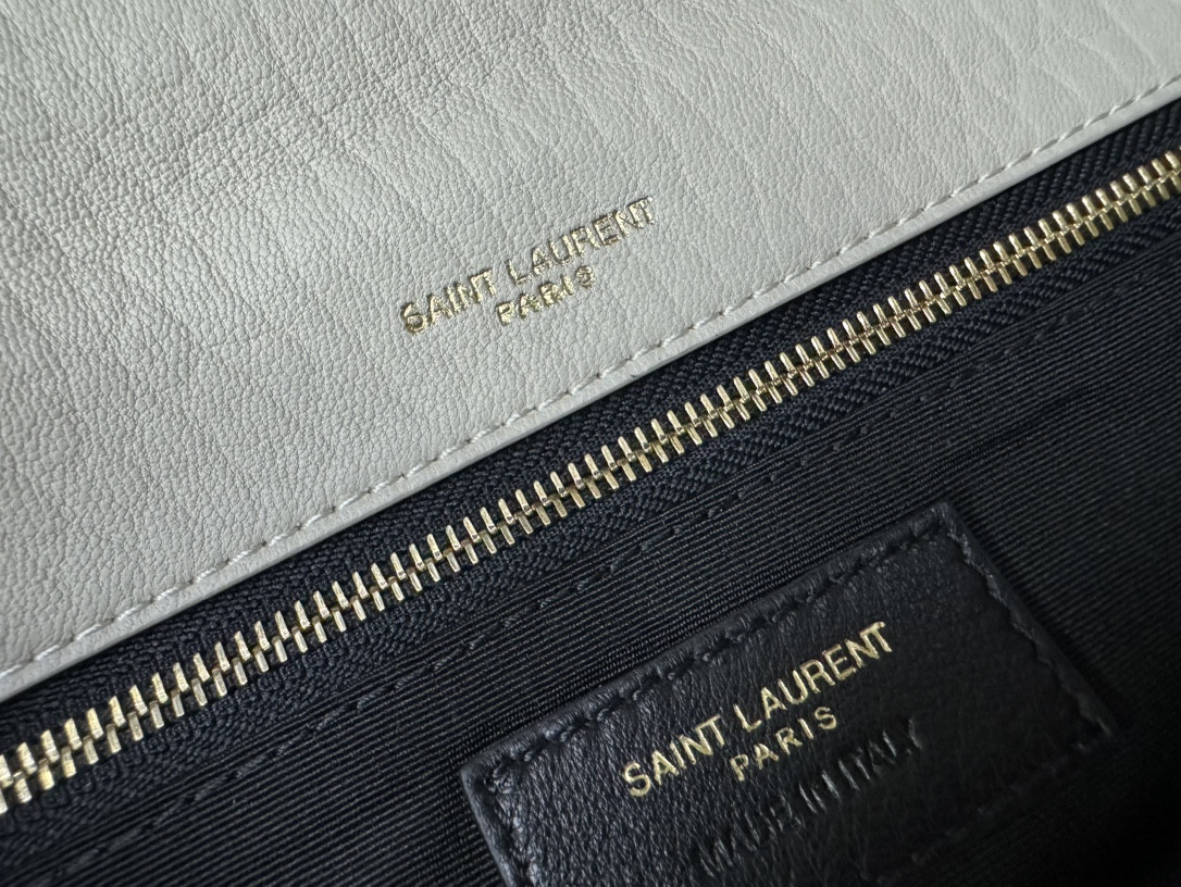 YSL Calypso small in plunged lambskin 26x14x7cm