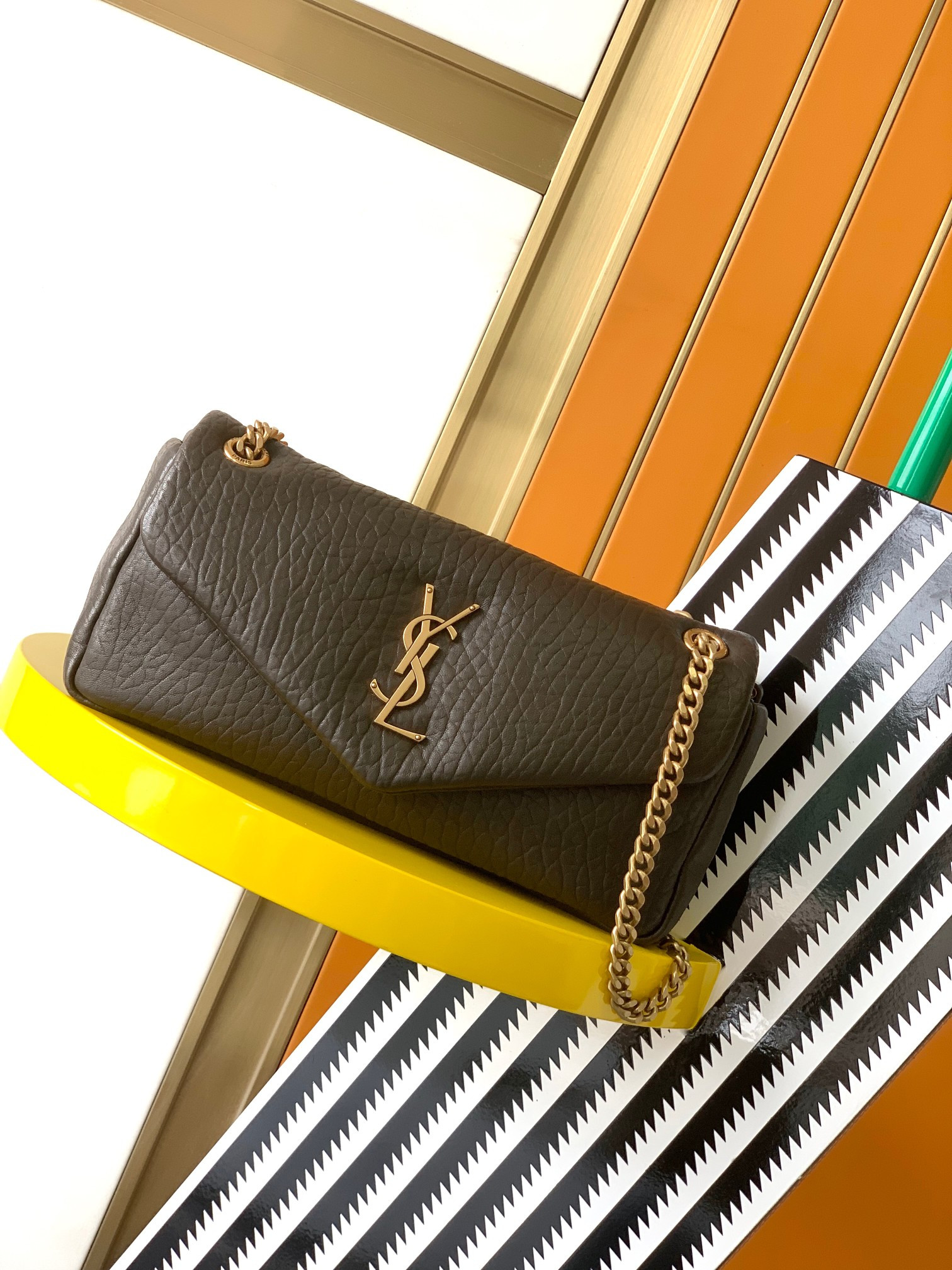 YSL Calypso small in plunged lambskin 26x14x7cm