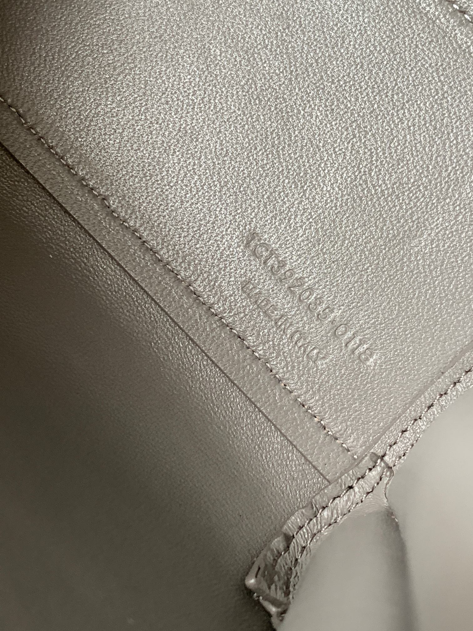 YSL SAC DE JOUR IN CROCODILE EMBOSSED LEATHER - NANO 22x18x10.5cm