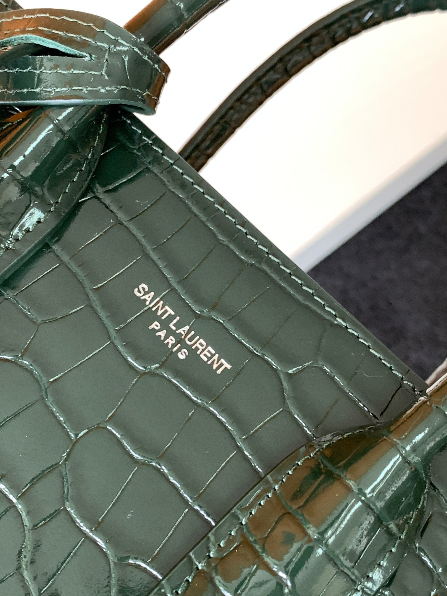 YSL SAC DE JOUR IN EMBOSSED CROCODILE LEATHER - baby 26x13.5x12.5cm