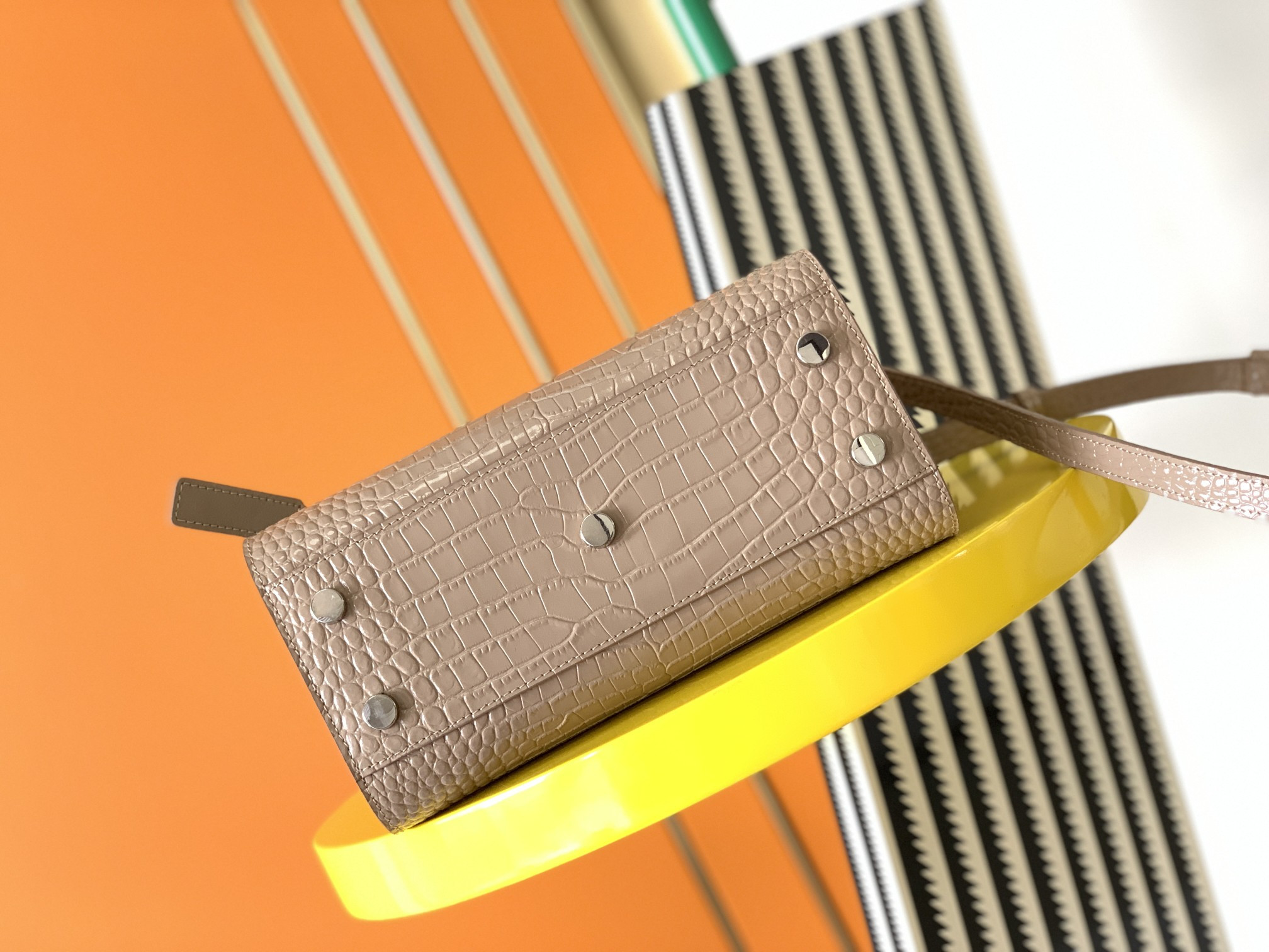 YSL SAC DE JOUR IN CROCODILE EMBOSSED LEATHER - NANO 22x18x10.5cm