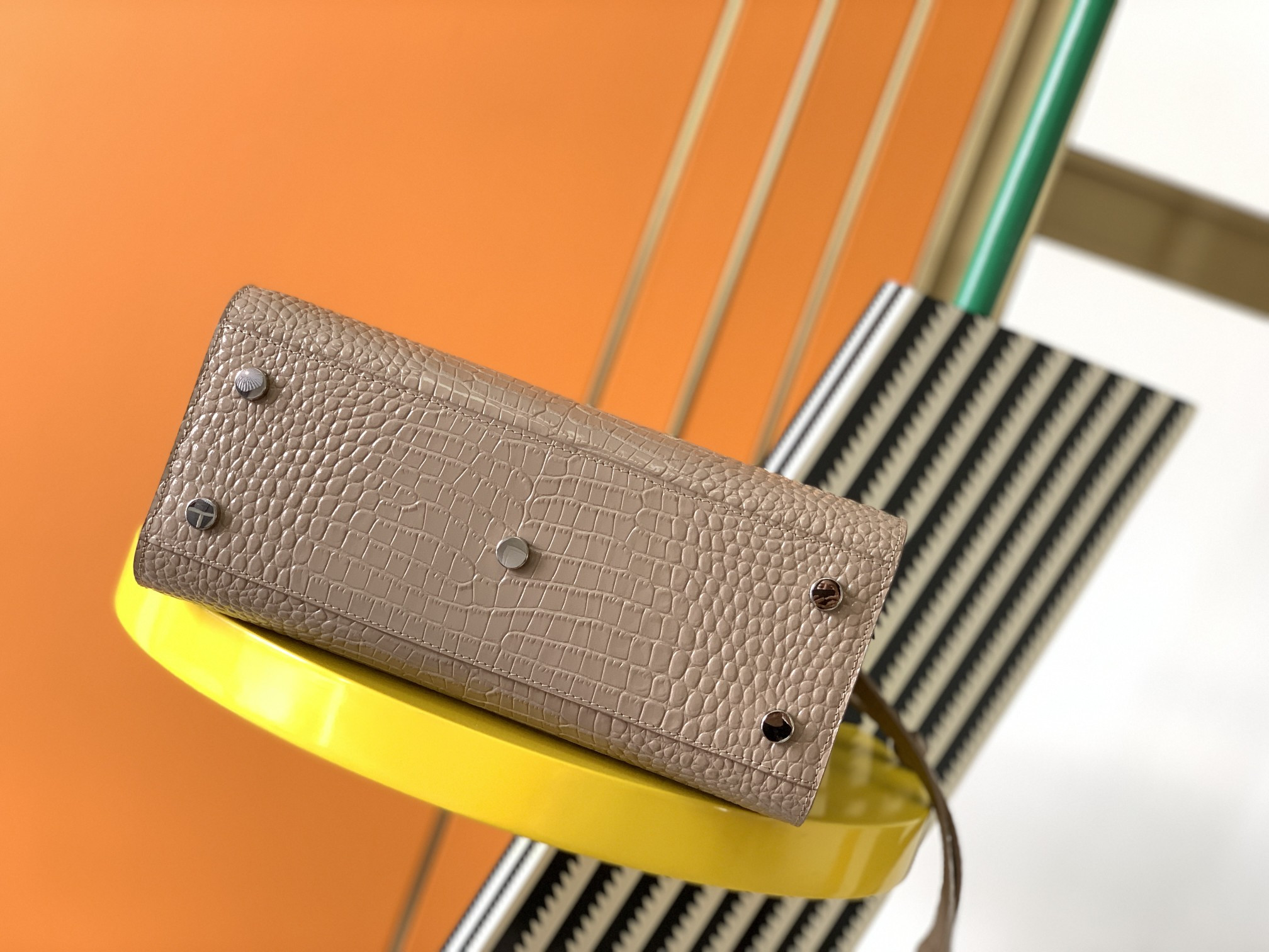 YSL SAC DE JOUR IN EMBOSSED CROCODILE LEATHER - baby 26x13.5x12.5cm