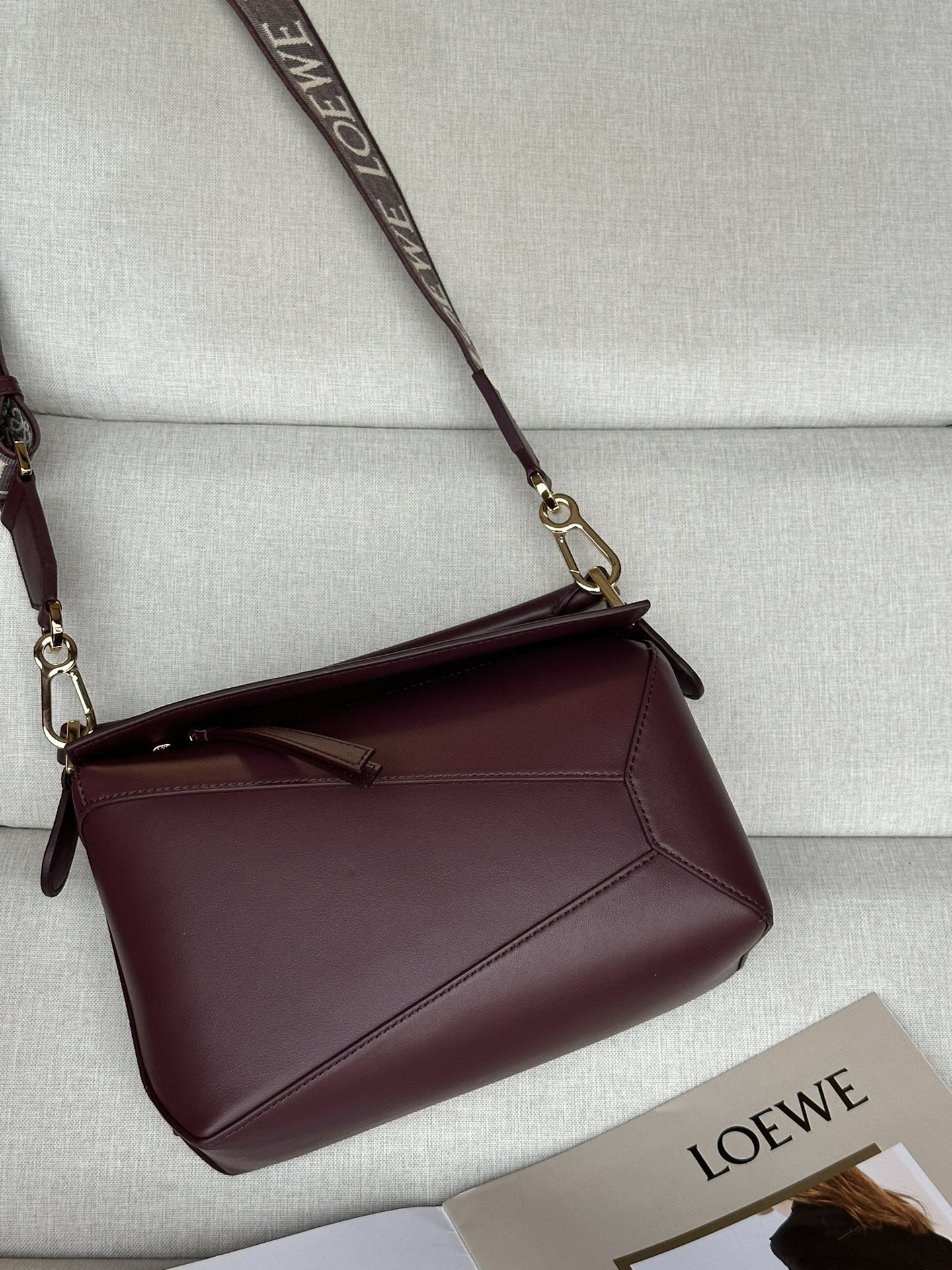LOEWE Small Puzzle bag in classic calfskin 24x10.5x16.5cm