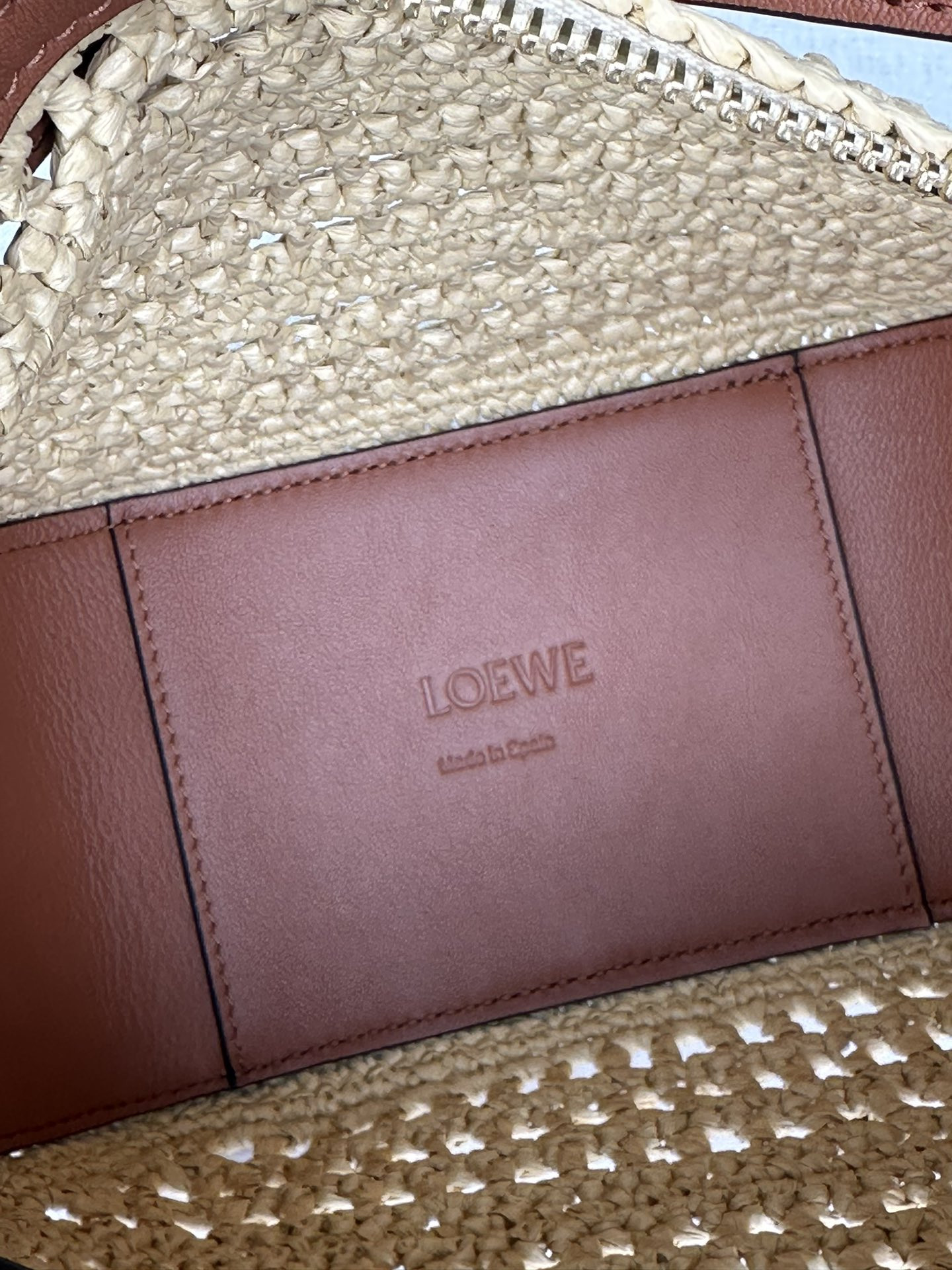 LOEWE Mini Hammock Hobo in raffia and calfskin 28x17x9.5cm