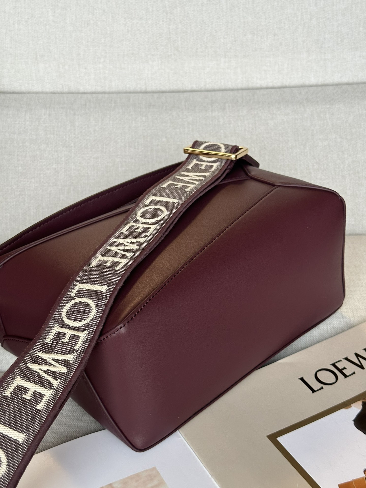 LOEWE Small Puzzle bag in classic calfskin 24x10.5x16.5cm