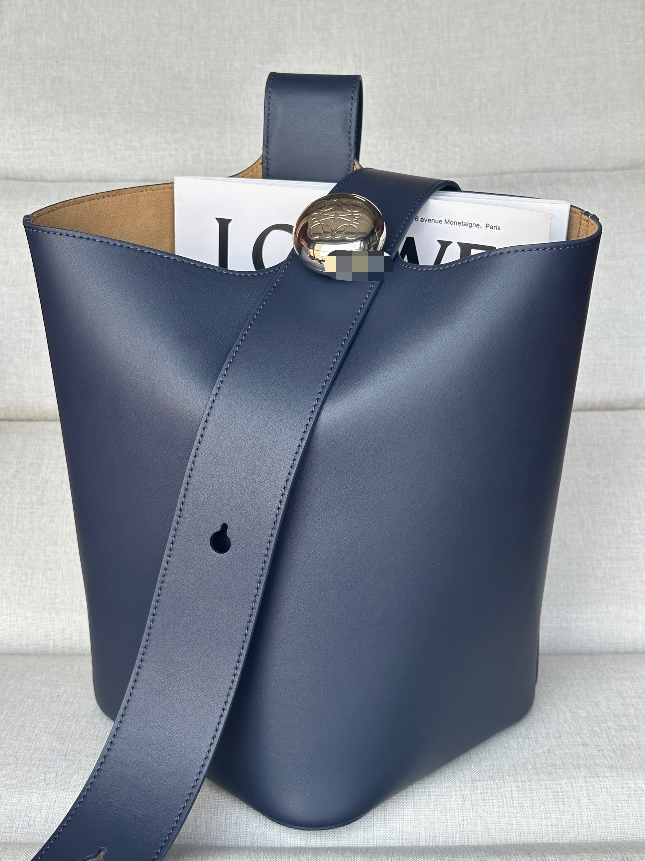 LOEWE Medium Pebble bucket in mellow calfskin 24.5x23.5x28cm