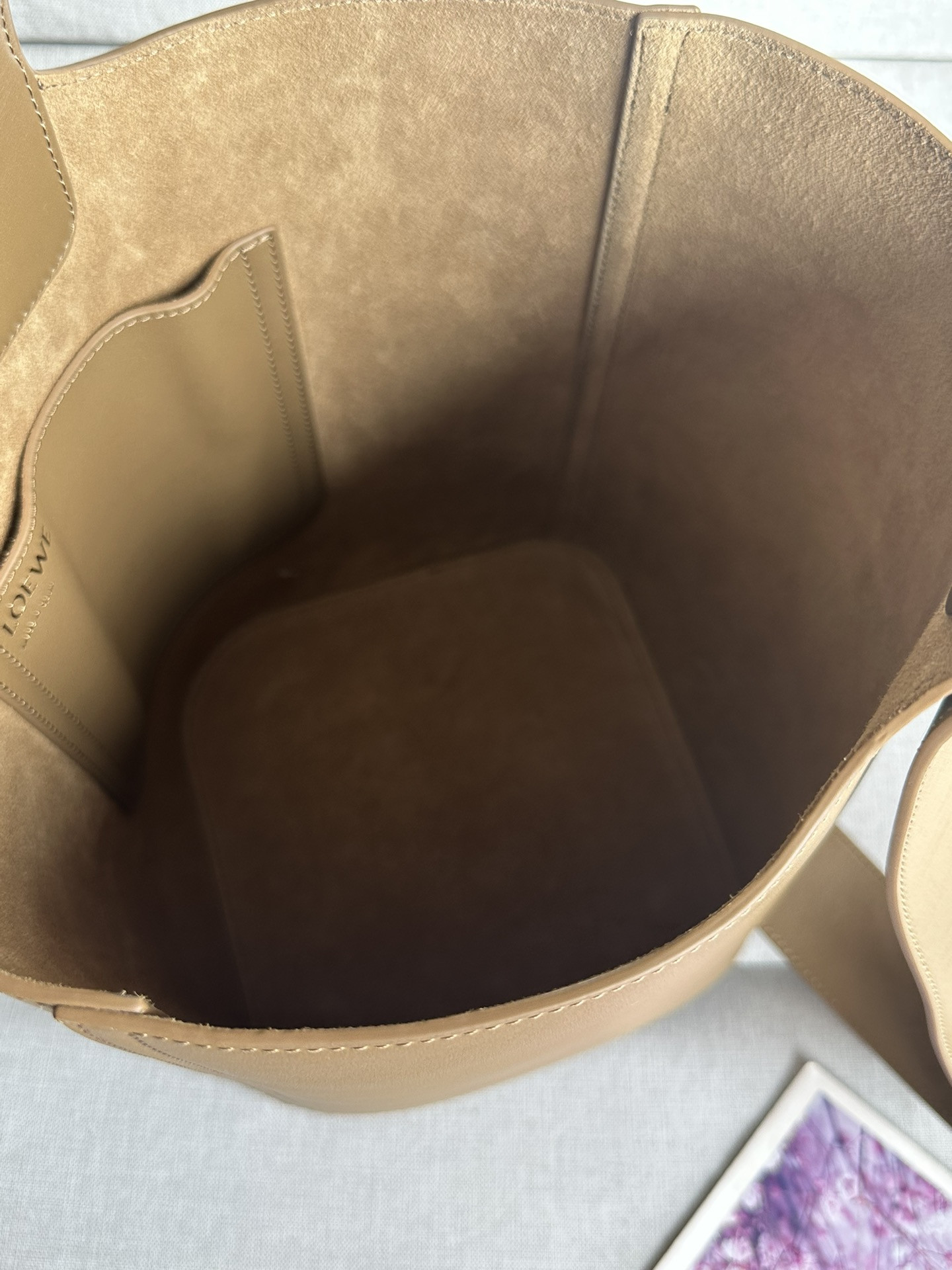 LOEWE Medium Pebble bucket in mellow calfskin 24.5x23.5x28cm