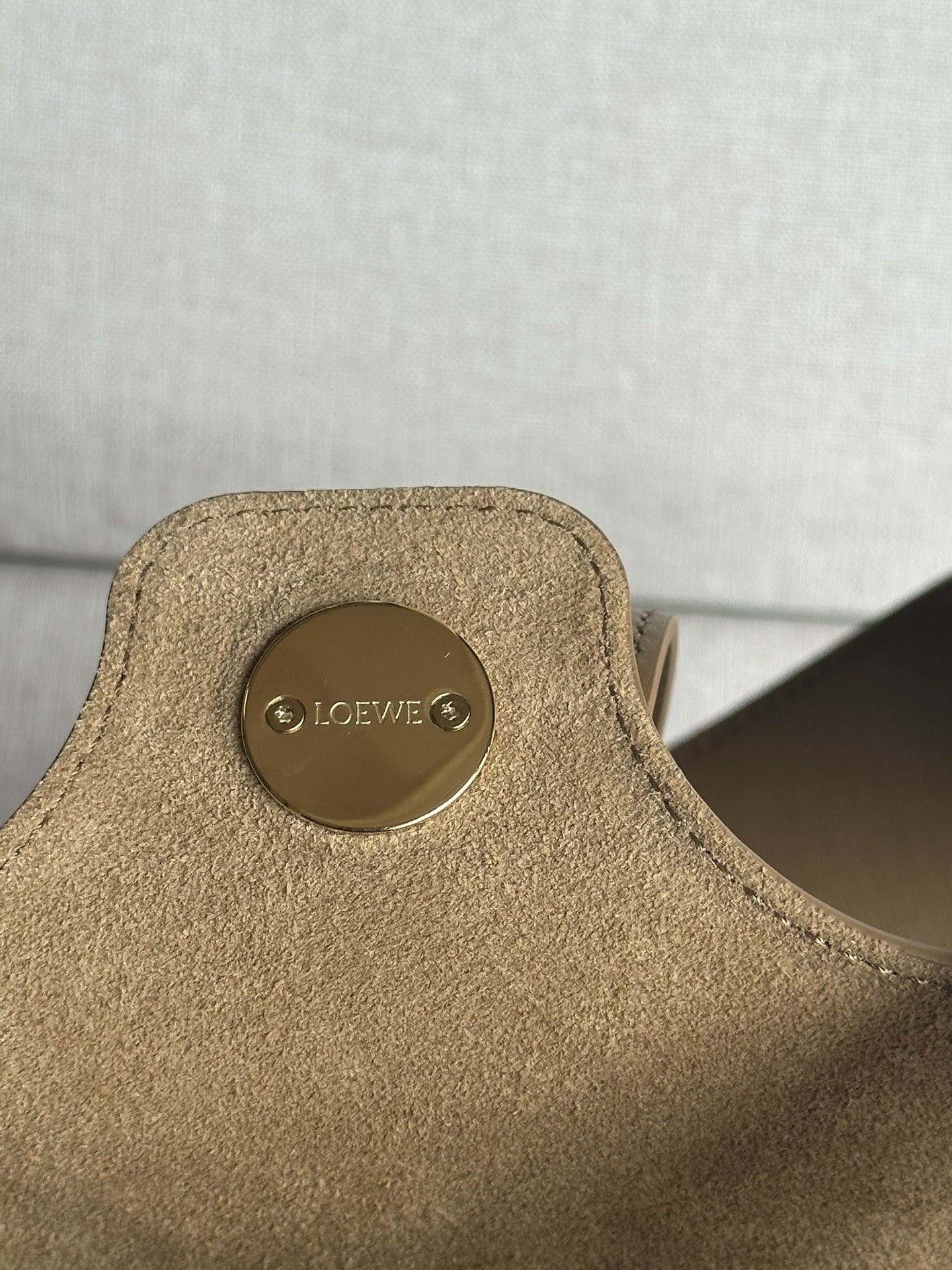 LOEWE Medium Pebble bucket in mellow calfskin 24.5x23.5x28cm